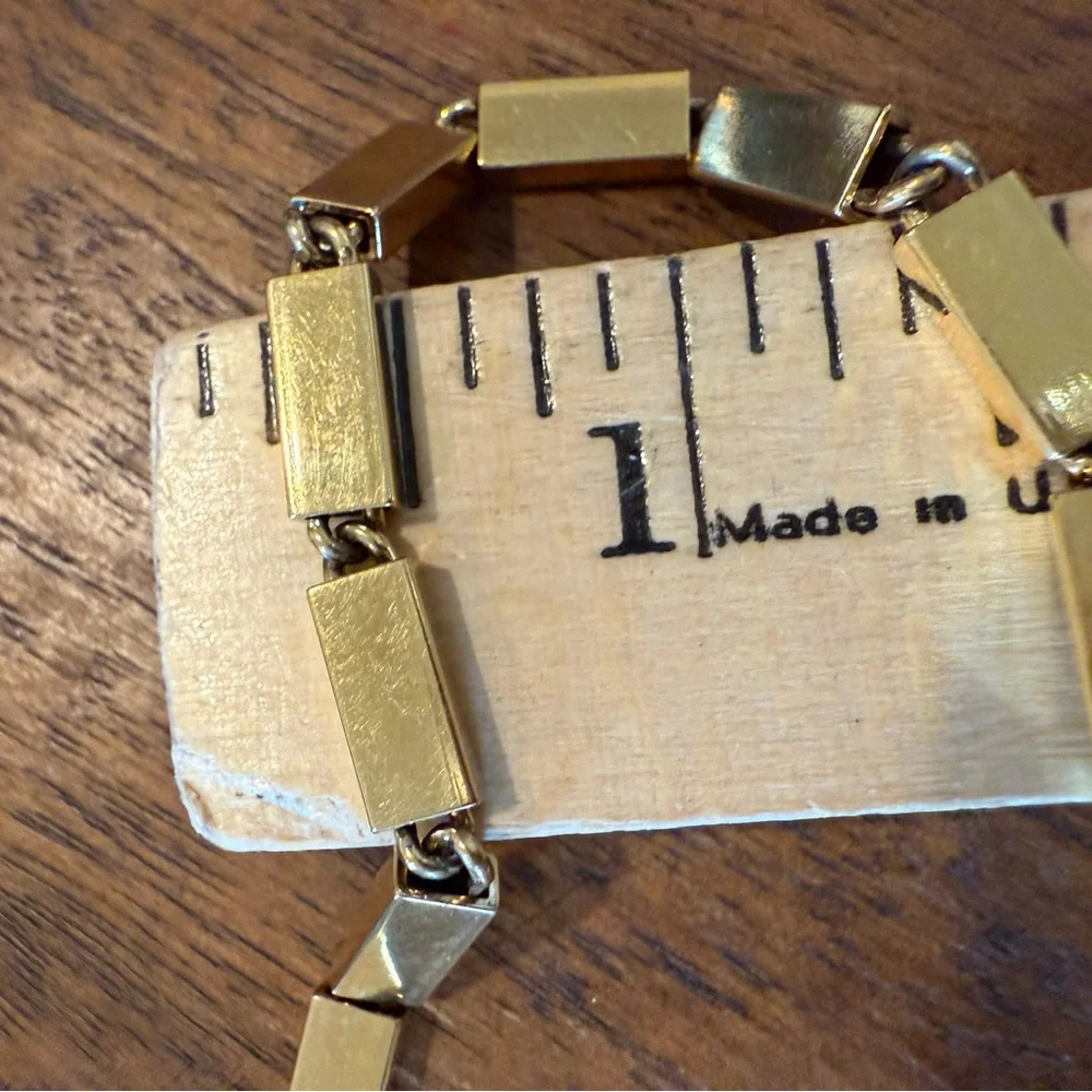 Vintage Monet PAT.PEND Gold box link chain geometric Necklace 30”‎